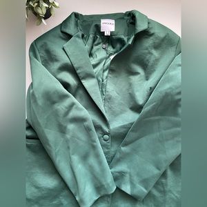 Unique21  green blazer with pockets. NWT